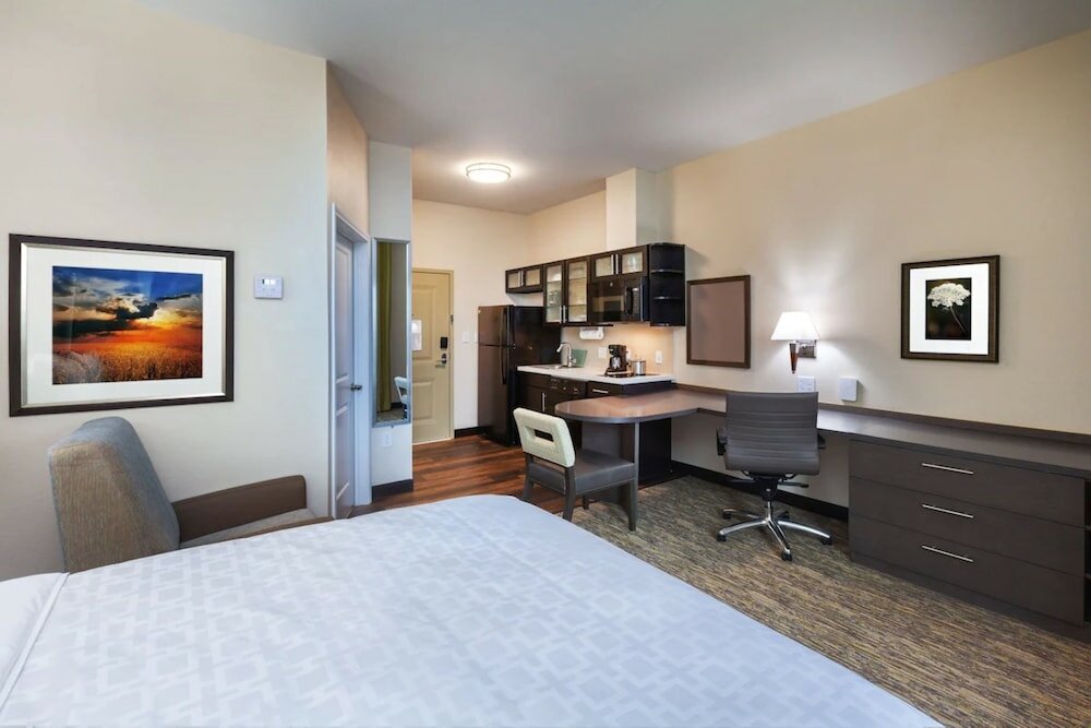 Фото Candlewood Suites Midland Sw, an Ihg Hotel