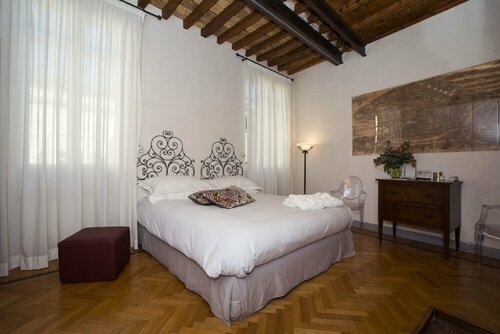 Гостиница Rome Frattina 27 в Риме