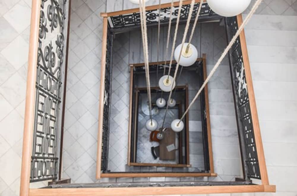 Фото Port Plaza Apartments