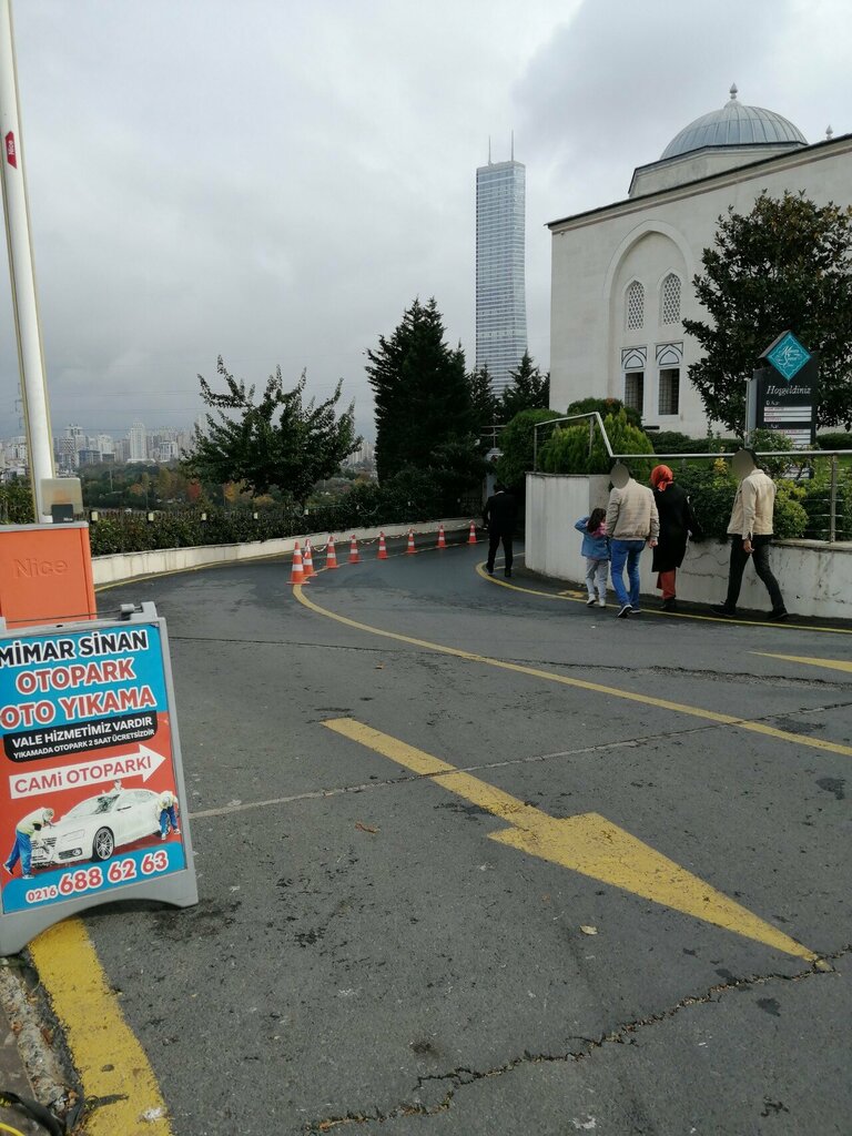 غسيل سيارة Atasehir Mimar Sinan Car Wash & Hairdresser ، اسطنبول، صورة