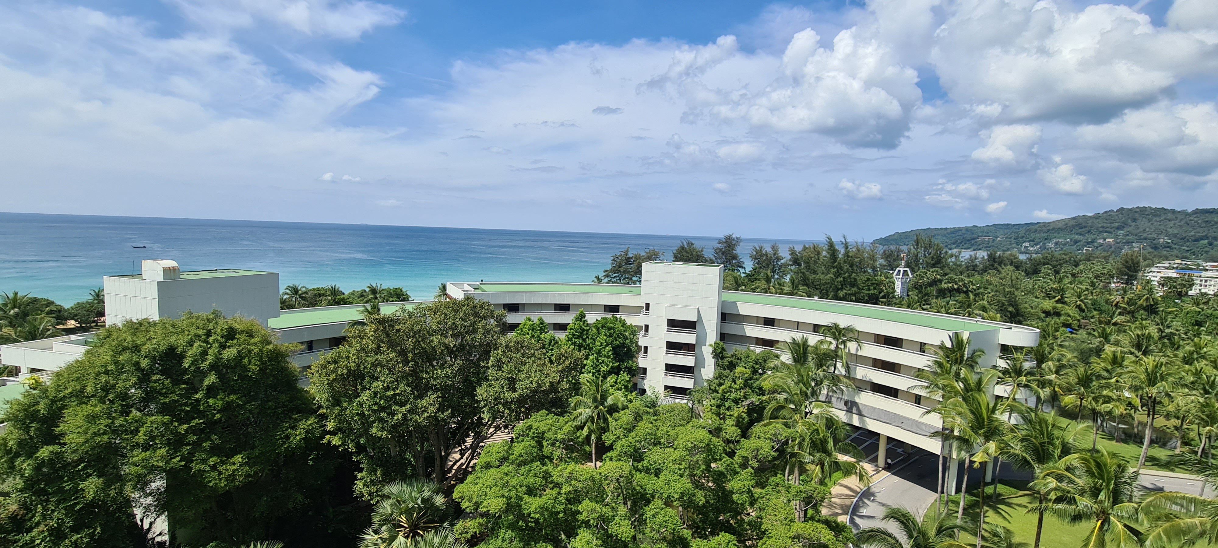 Фото Pullman Phuket Karon Beach Resort