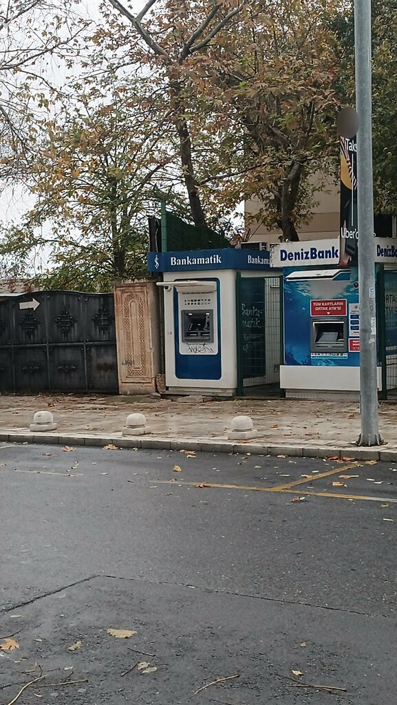 ATM Turkey Is Bank, Istanbul, photo