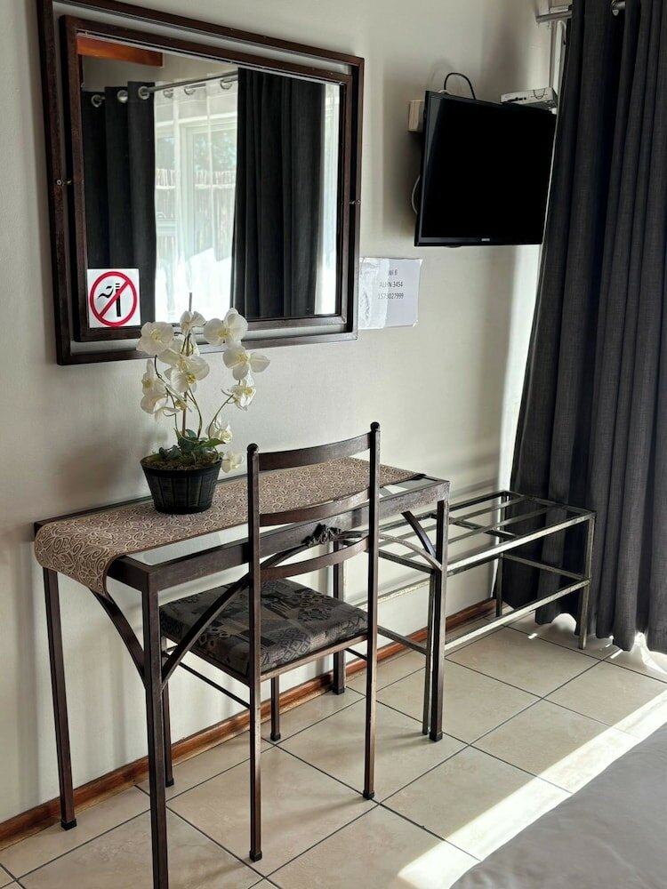 Фото Angels Haven Guesthouse