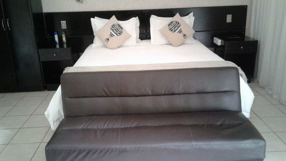 Фото Queness Inn