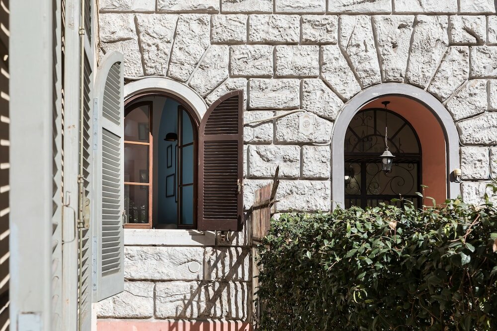 Фото A World Aparts - 40 Sforza