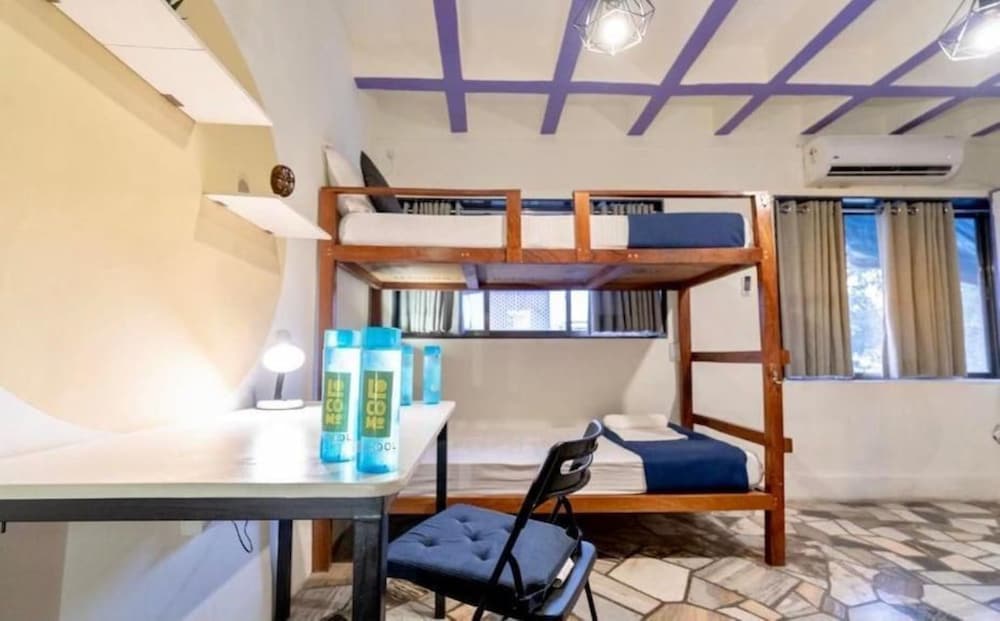 Фото Locomo Hostel - Mumbai