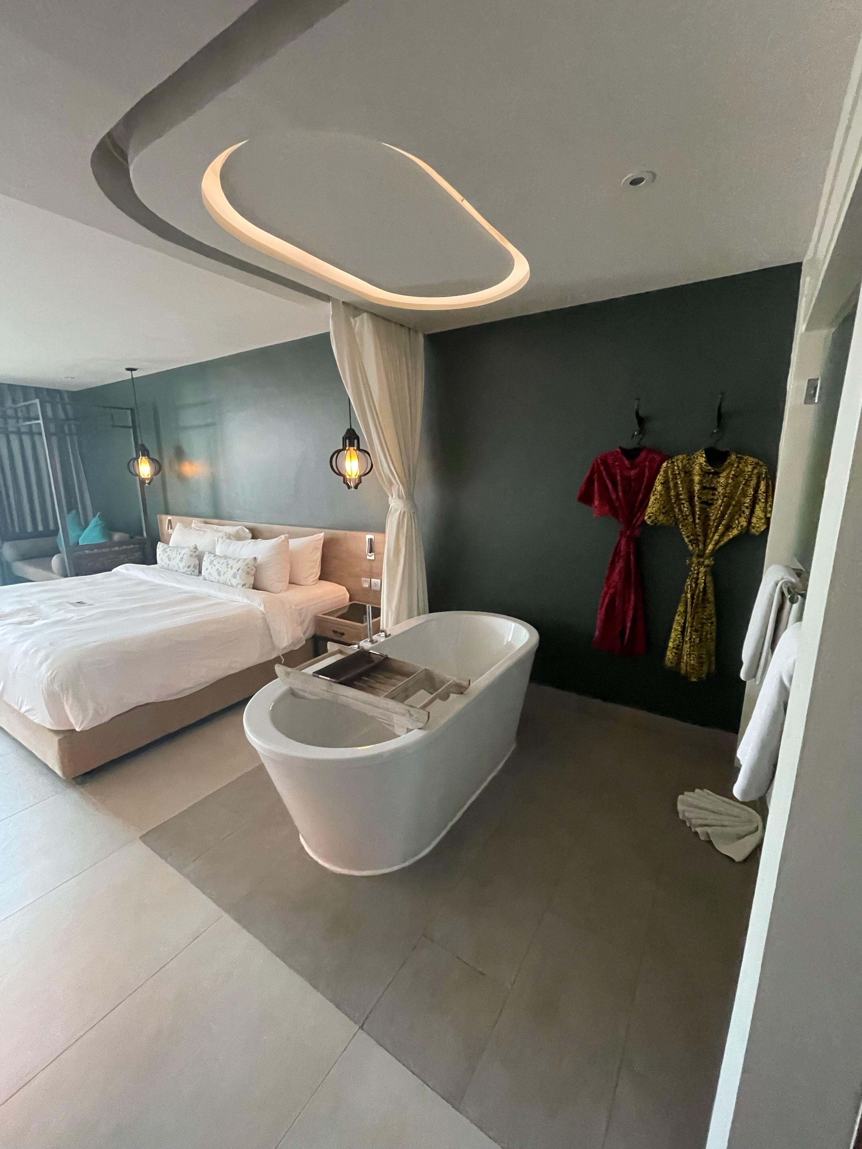 Фото Fusion Suites Phuket Patong