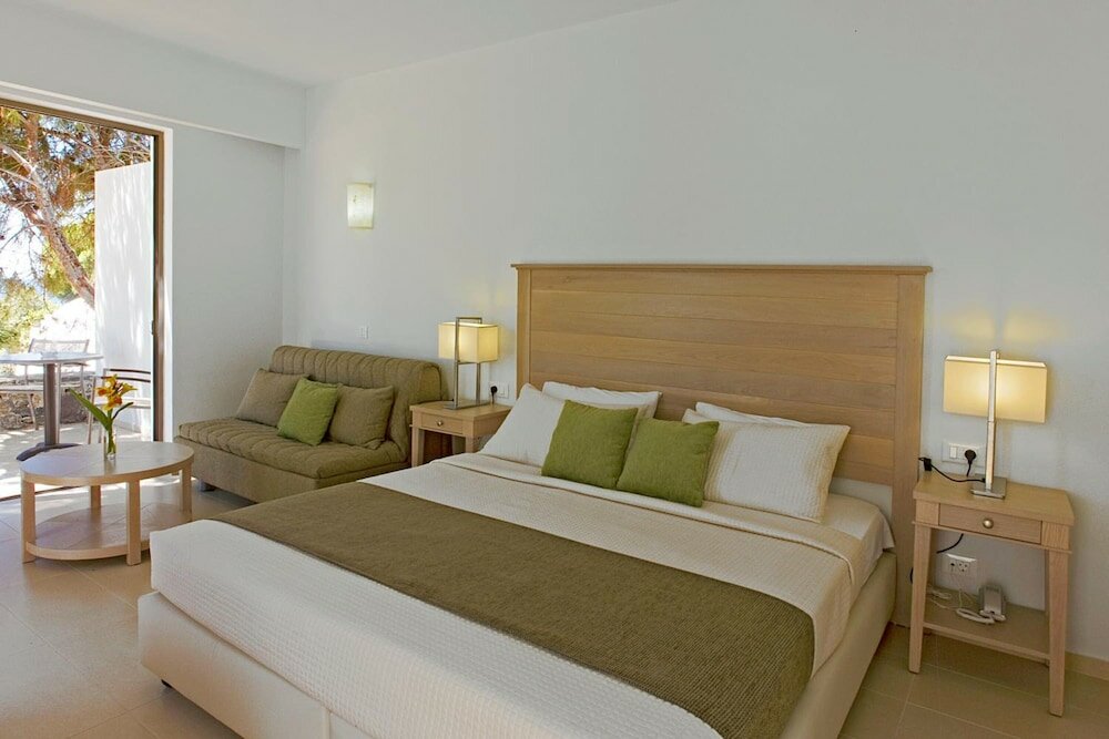 Фото Kakkos Beach Hotel - Adults Only