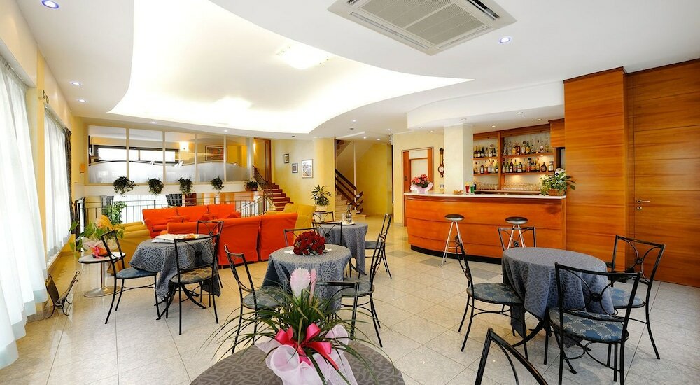Фото Hotel Mirabel