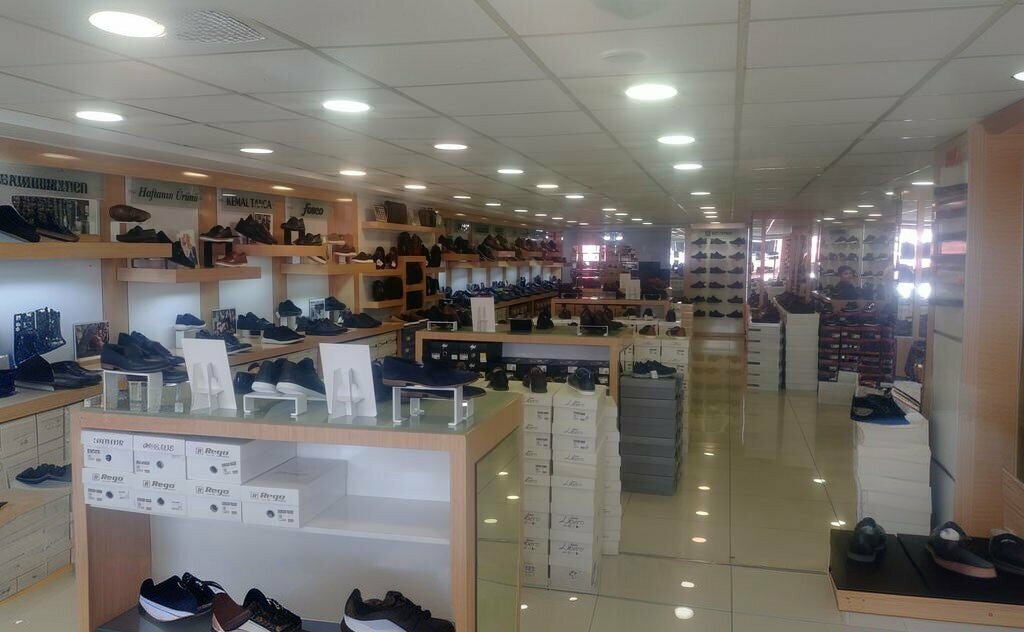 Shoe store Ayaks, Van, photo