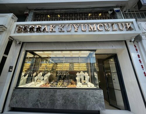 Berrak Kuyumcu Fotoğraf 1