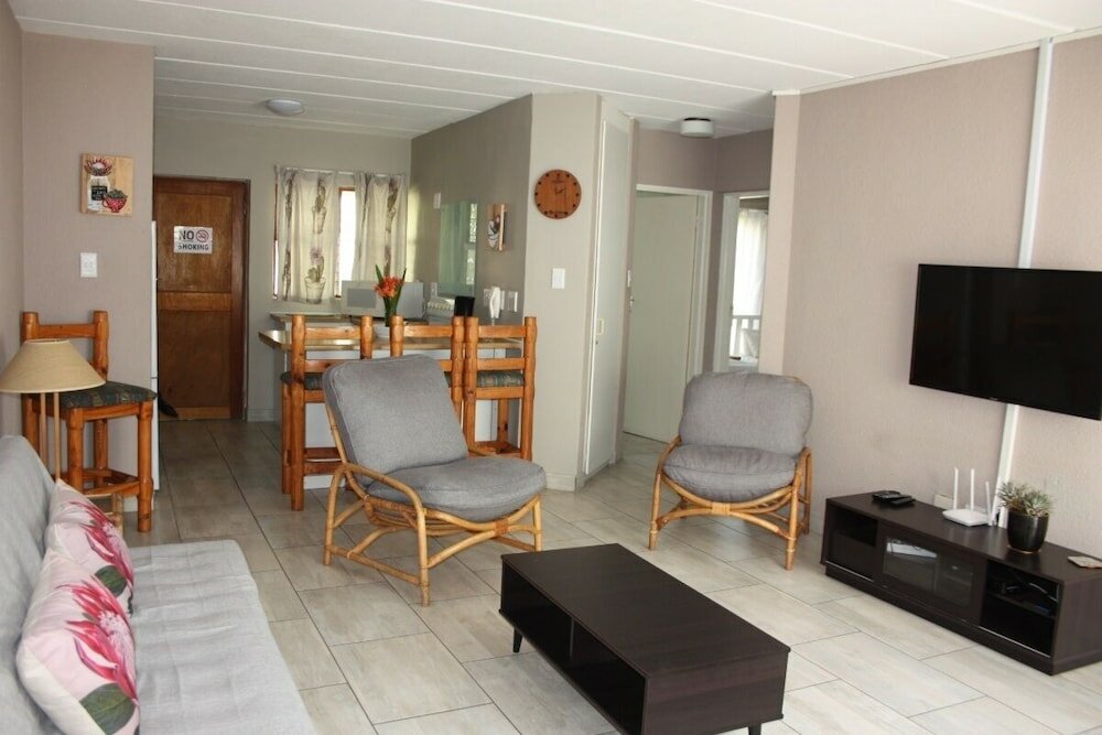 Фото Amies Self-catering Apartments