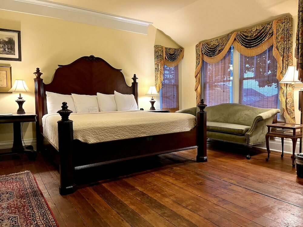 Hotel Anchuca Historic Mansion & Inn, State of Mississippi, photo