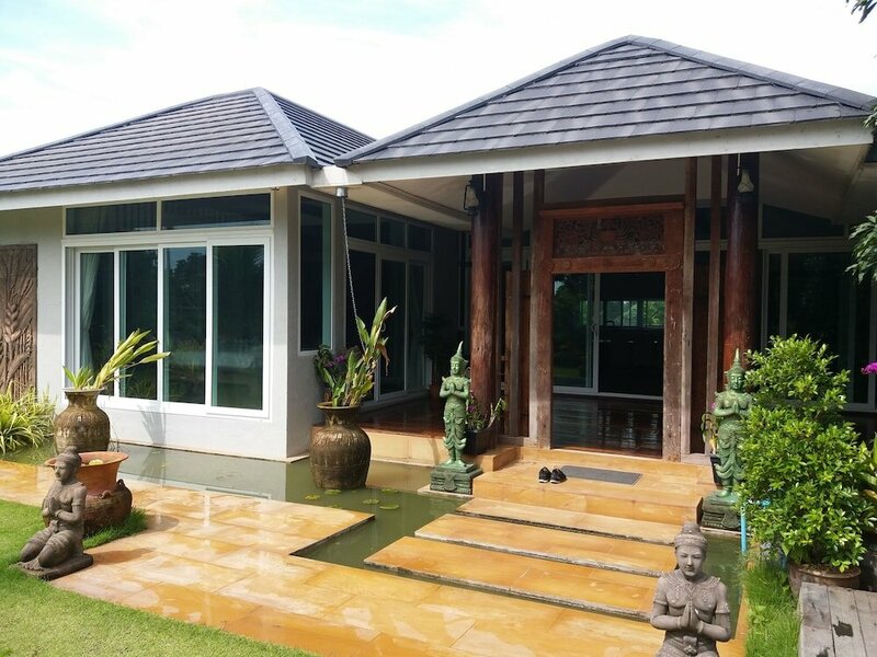 Гостиница Mountain View Pool Villa Nakhonnayok