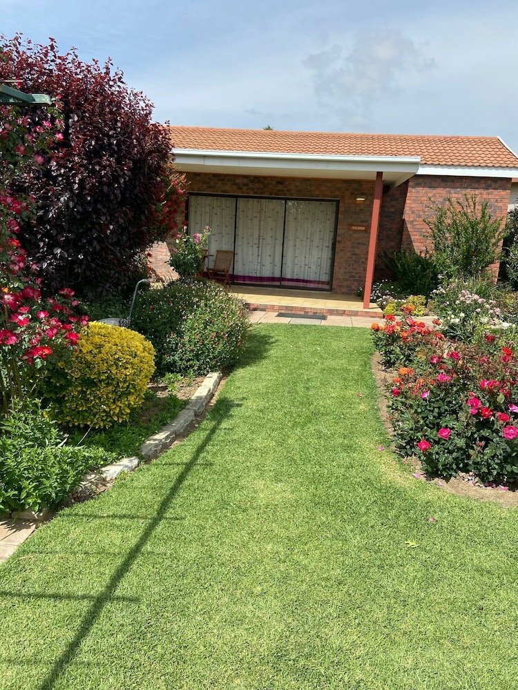 Фото Botleng Guest House