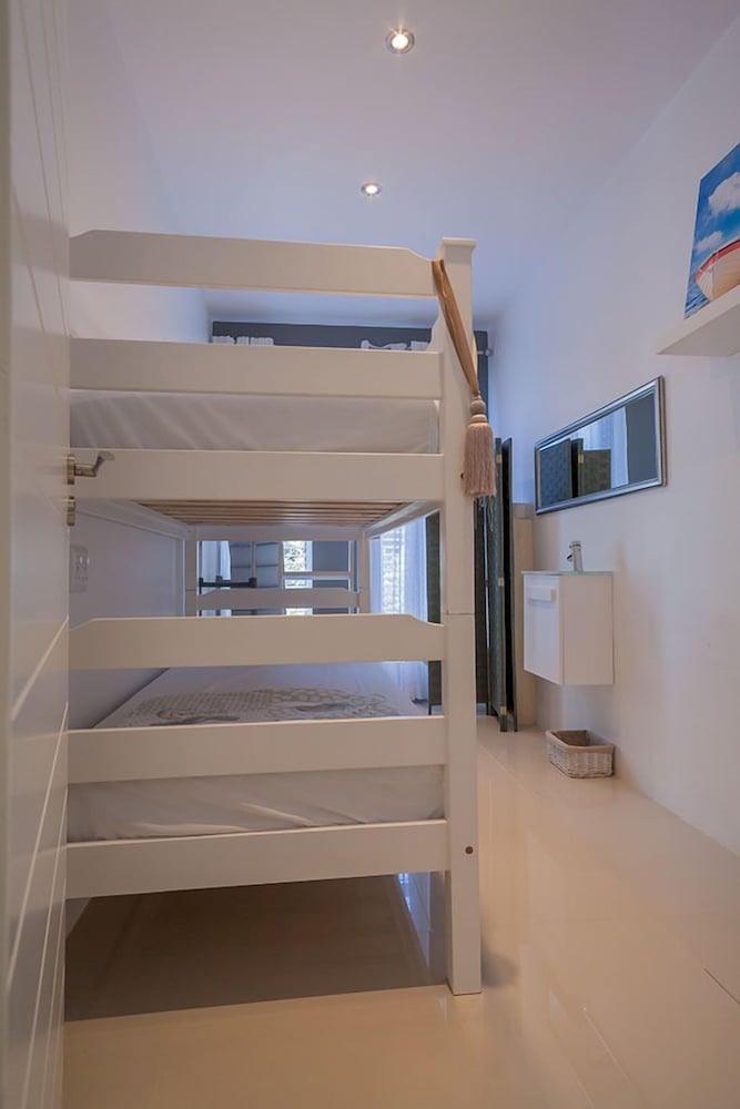 Фото Greenways Beach House