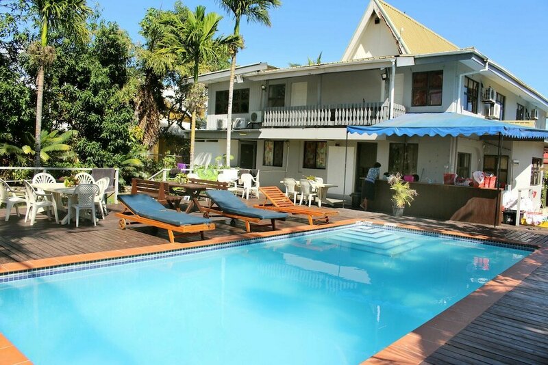 Гостиница Bluewater Lodge - Hostel