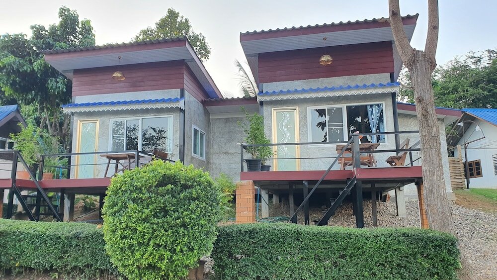 Фото Banphu Montalang Resort