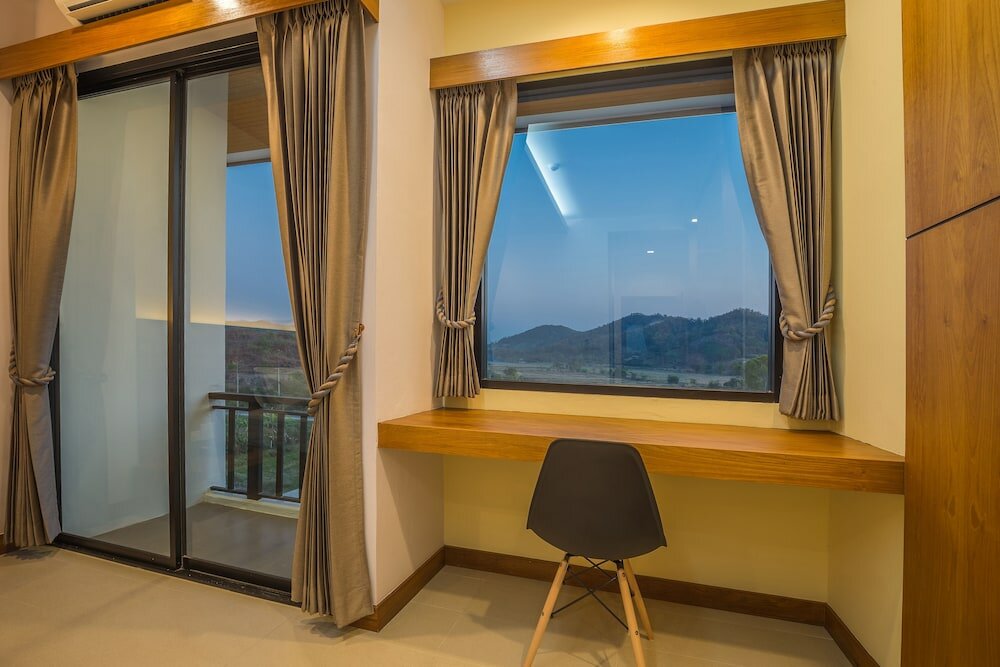 Фото Sann View Hotel