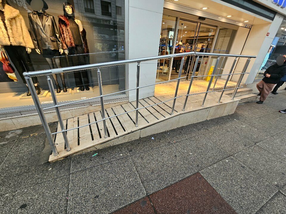 Clothing store LC Waikiki Türkiye, Istanbul, photo