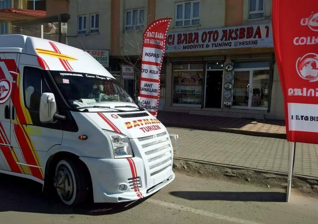 Cars ordering Batman School Services, Batman, photo