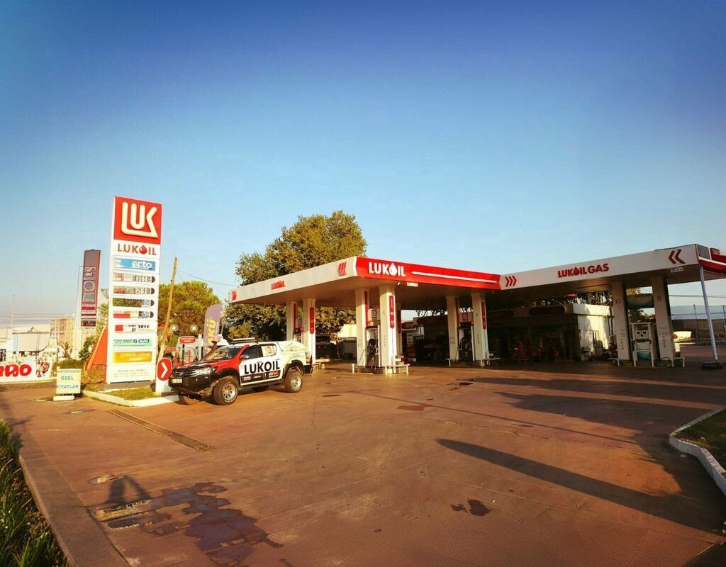 Gas station Lukoil - Gul Petrol, Tire, photo
