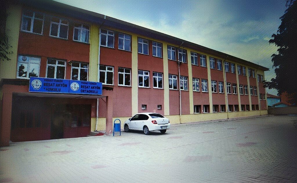 School Resat Akyon Middle School, Yerkoy, photo