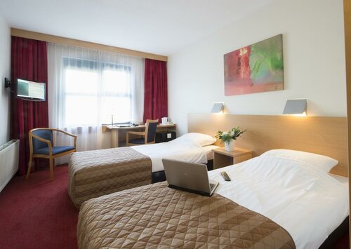 Внешний вид отеля Bastion Hotel Nijmegen в Неймегене, фото 4