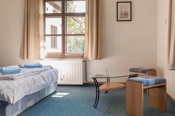 Фото Outline B& x26; B Jiricna