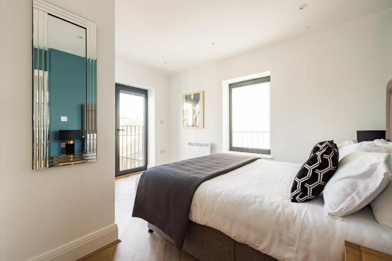 Фото Staines Riverside by Charles Hope