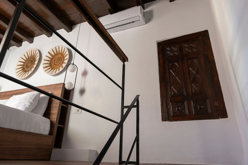 Фото Blue Jasmine Suites