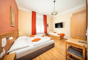 Гостиница Hotel Golden City Garni