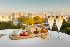 Гостиница Novotel Canberra