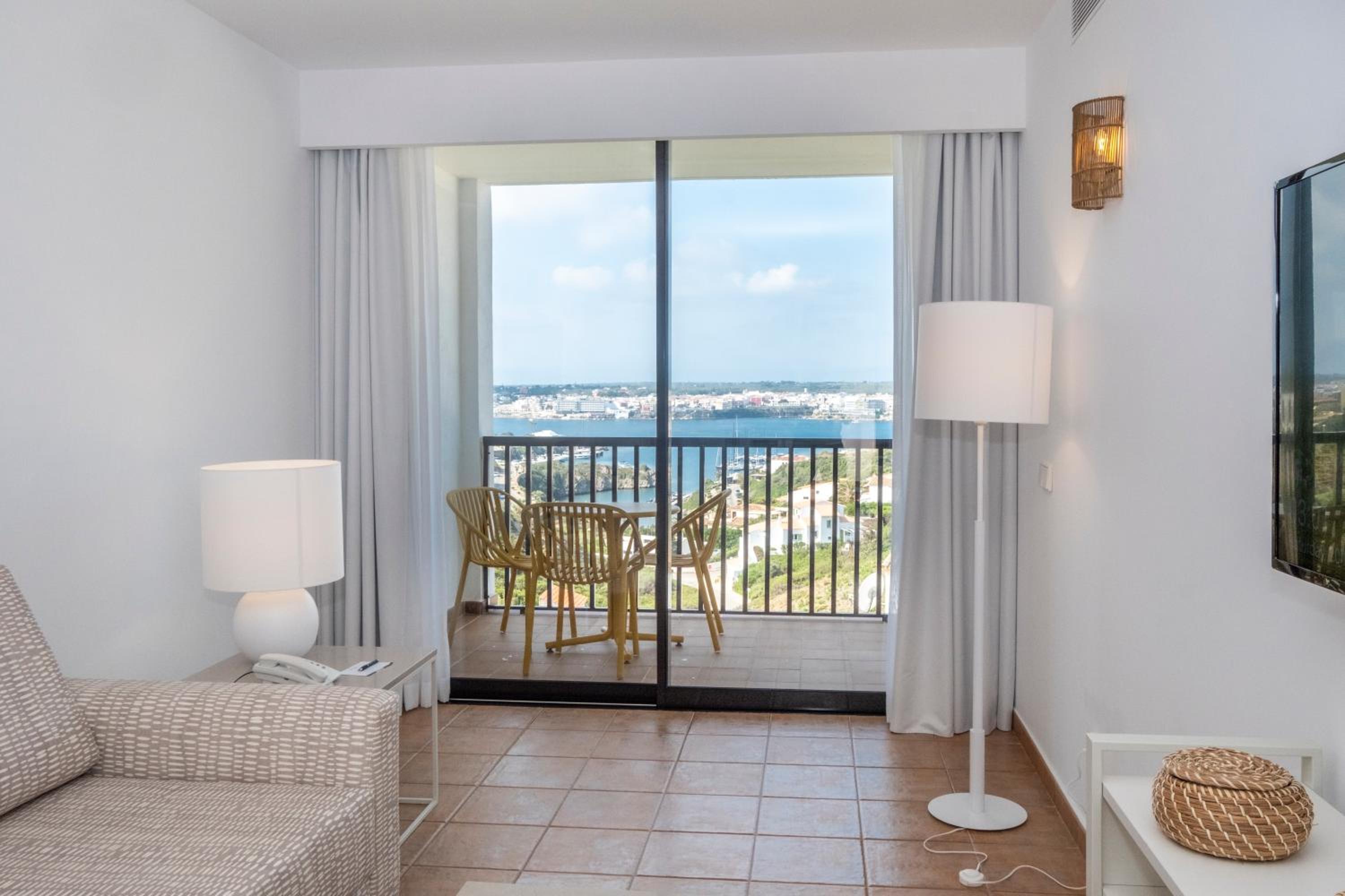 Фото Calallonga Hotel Menorca