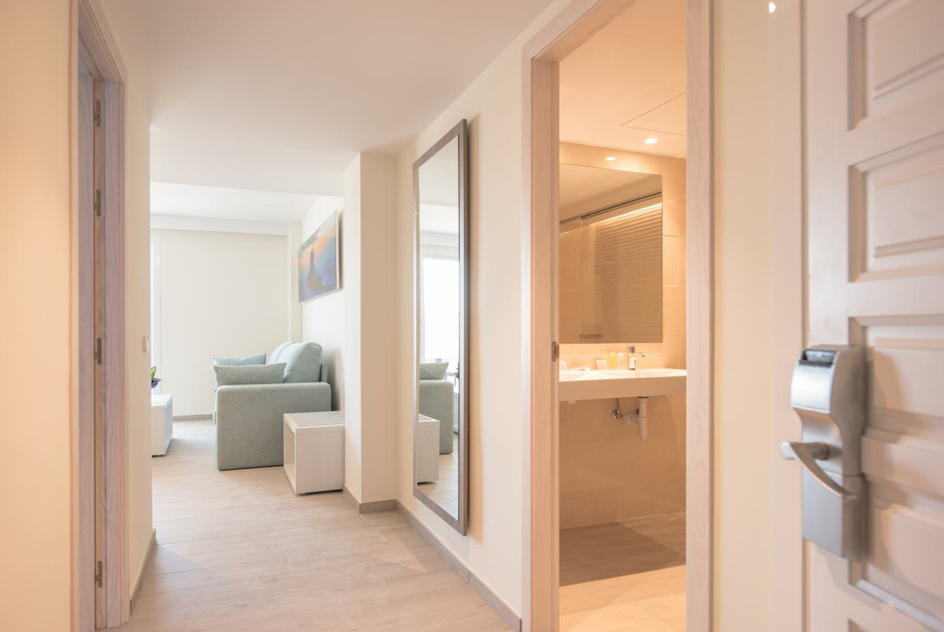 Фото Apartamentos Los Ángeles