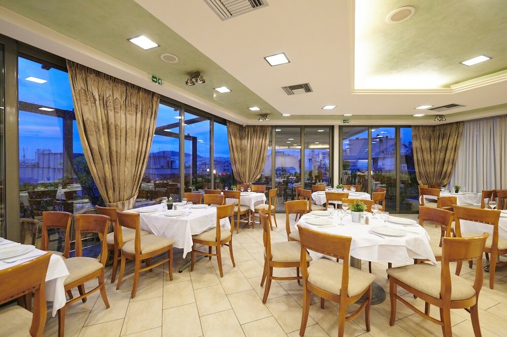 Фото Golden City