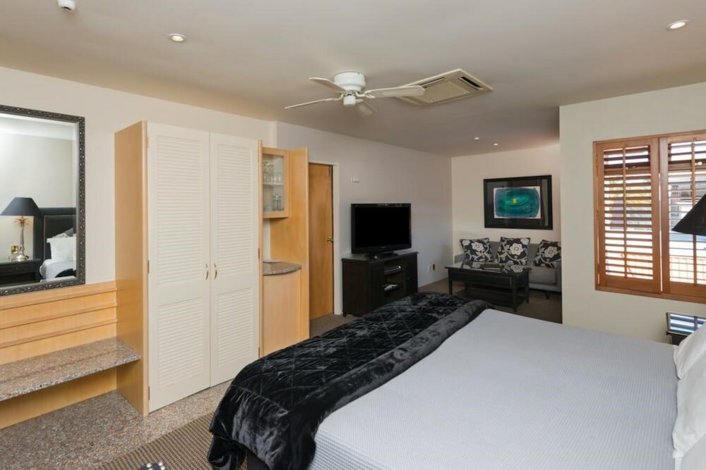 Фото Oasis Beach Resort