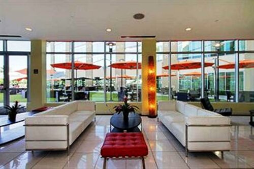 Гостиница University Plaza Waterfront Hotel в Стоктоне