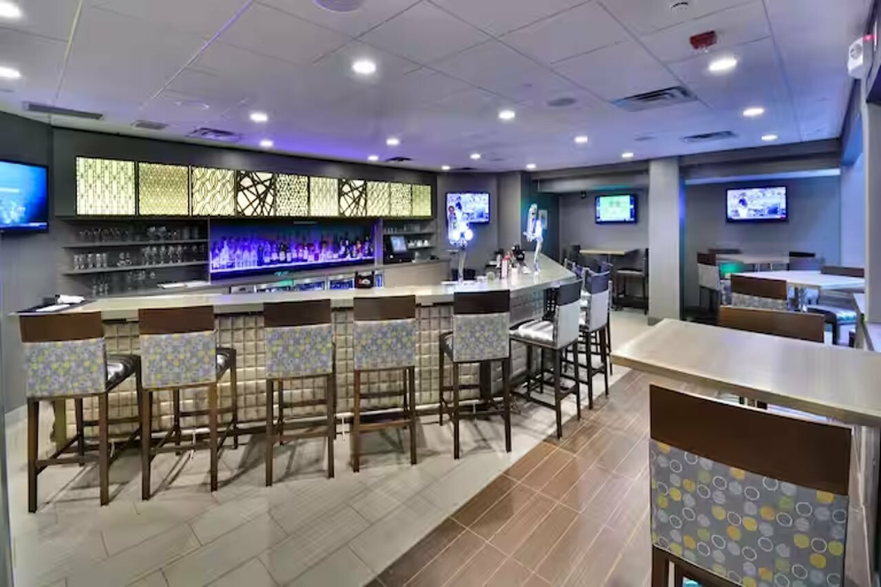 Фото Embassy Suites by Hilton Denver Central Park