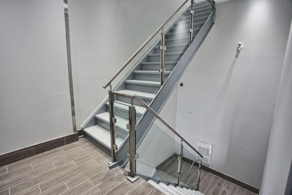 Фото Toronto Rooms and Suites