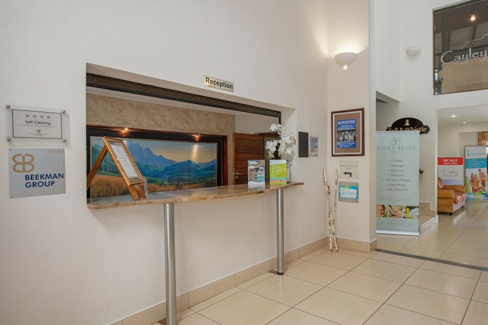 Фото Cayley Mountain Resort