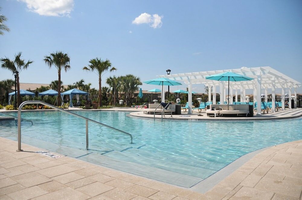 Фото Windsor At Westside № 8 - 8 Bed 6 Baths Villa