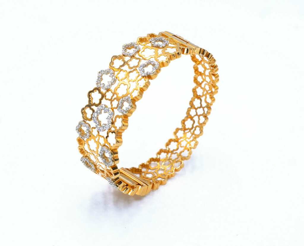 Buying gold and jewelry DC Jewellers, Dubai, photo