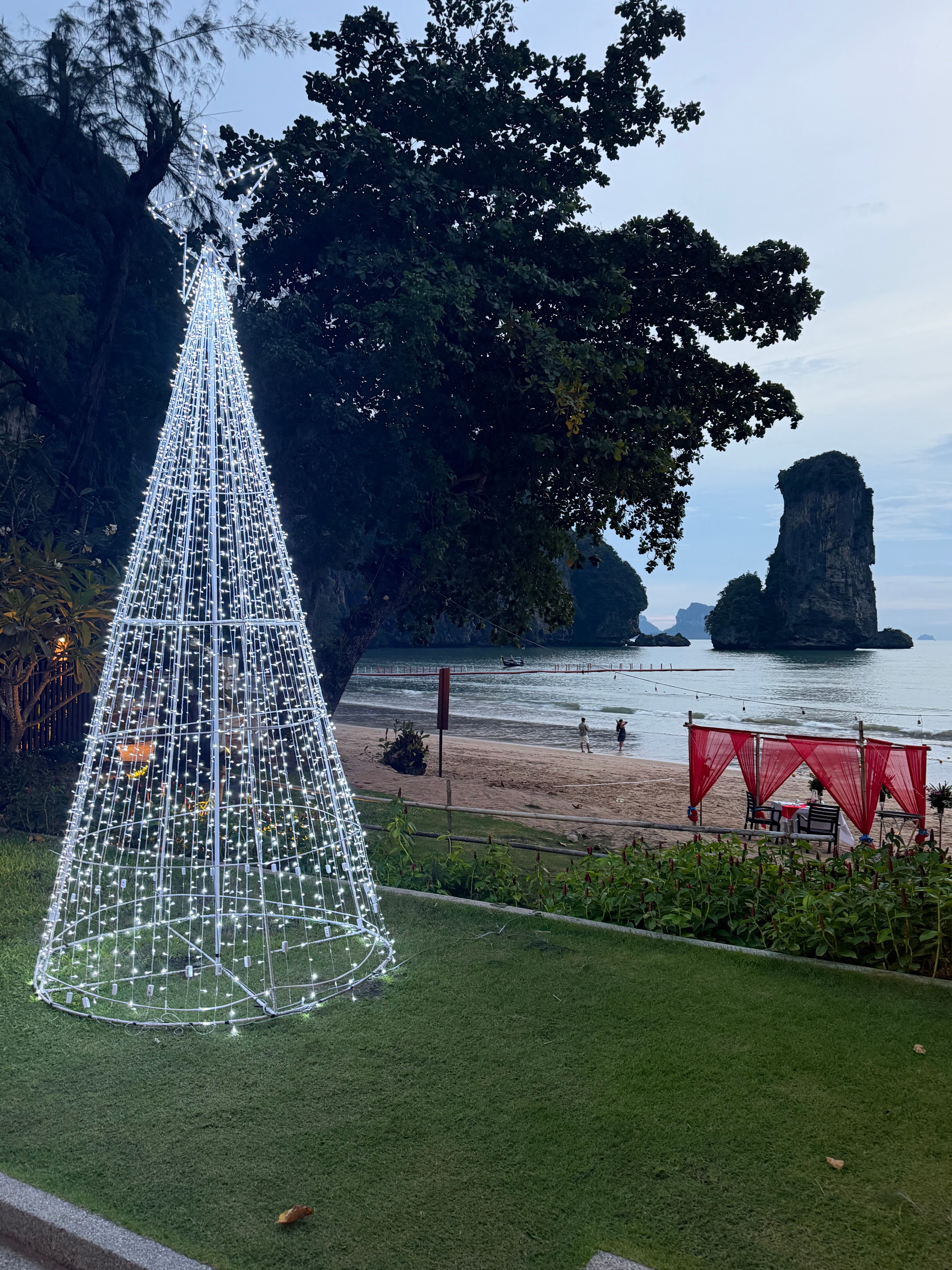 Фото Centara Grand Beach