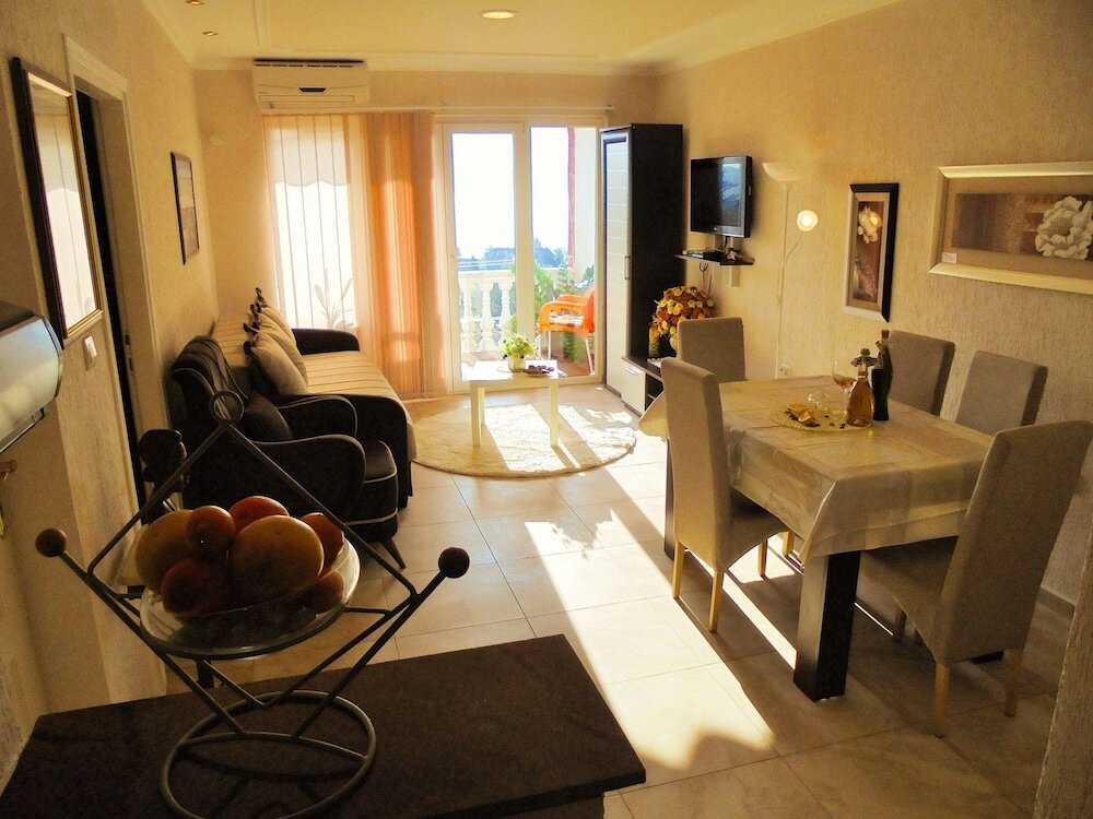 Фото Villa Lastva Apartments