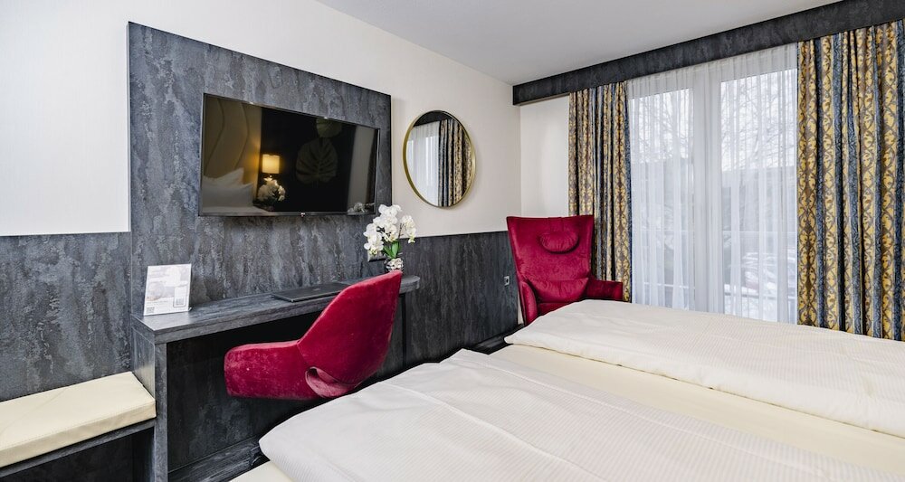 Фото Plaza Inn Köln Pulheim