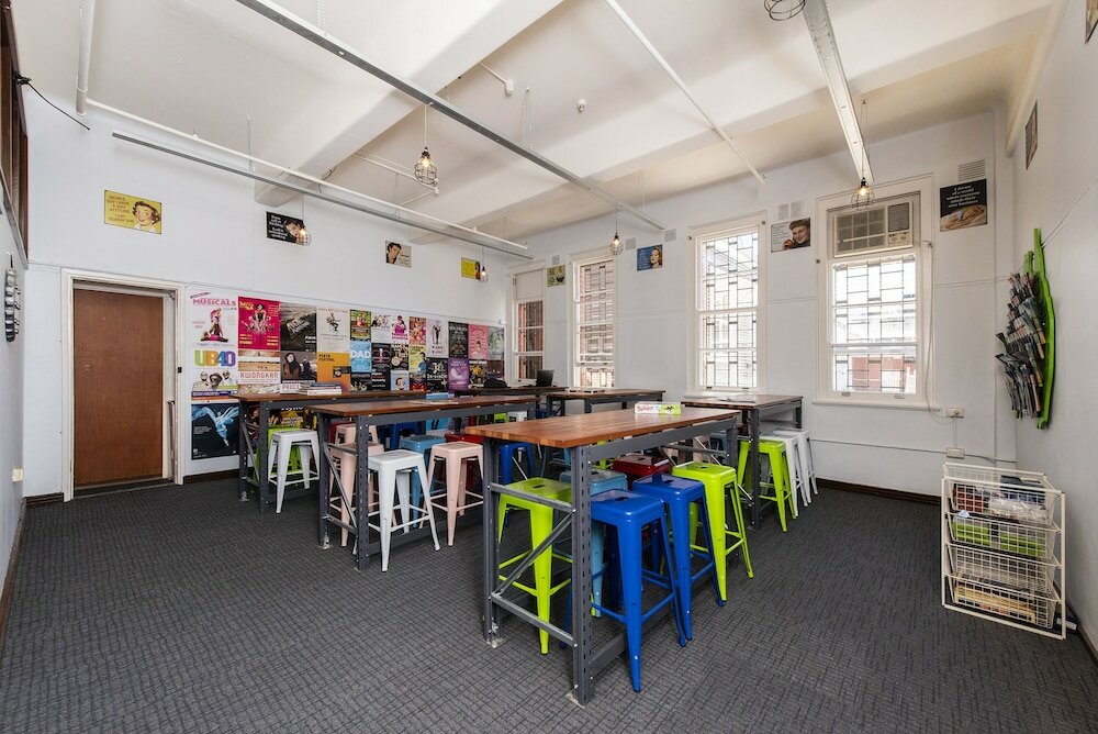 Фото The Old Swan Barracks - Hostel