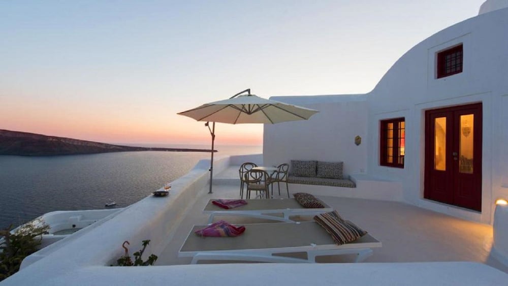 Фото The Architect's Cave House