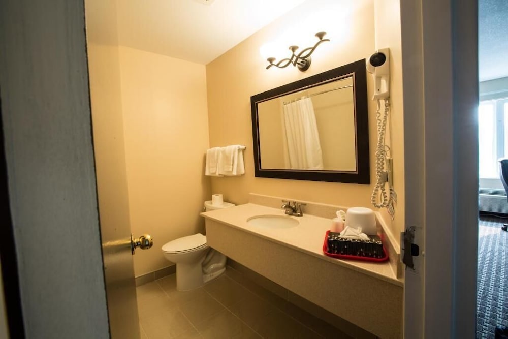 Фото The Village Inn