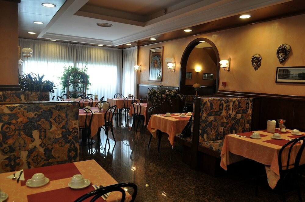 Фото Hotel Roma